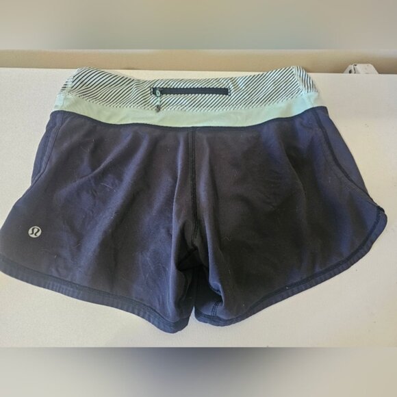 Lululemon Groovy Run Shorts Mint Green Seafoam Black Womens Size 4 - Picture 1 of 10